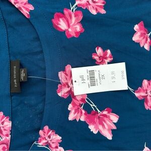 J.Jill women's top
 with Pink Floral Design